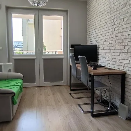 Pokoj Z Aneksem Kuchennym Homestay Warsaw